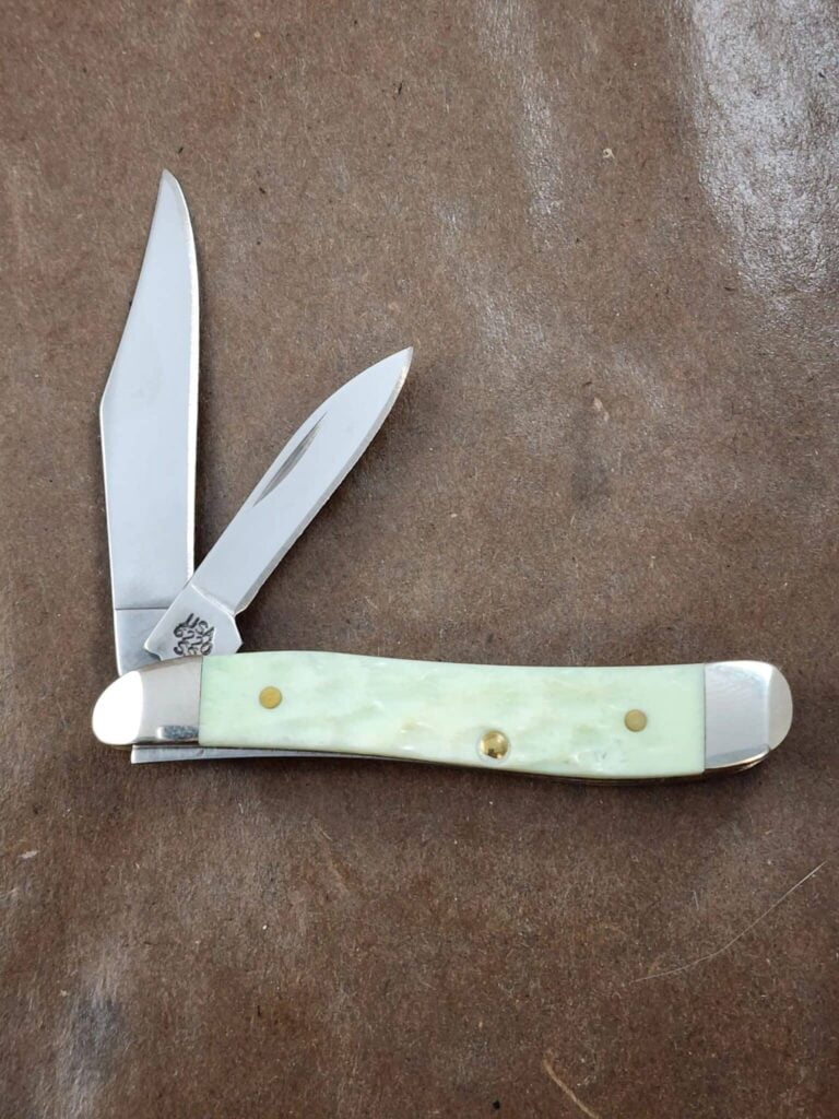 Case Peanut 6220 SS Mint Green Jigged Bone knives for sale