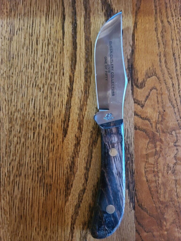 Queen 2009 Brown Wood Hunter 1 of 50 knives for sale