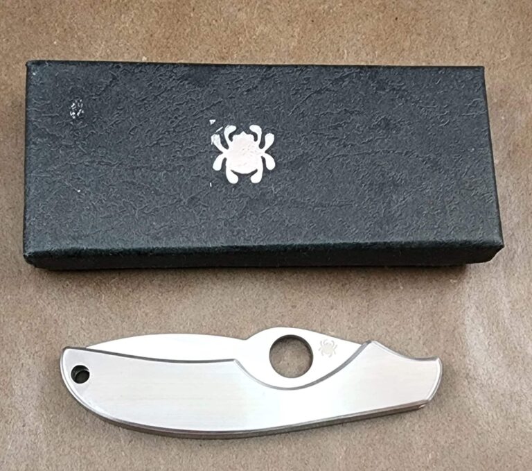 Spyderco 8cr13mov Kiwi knives for sale