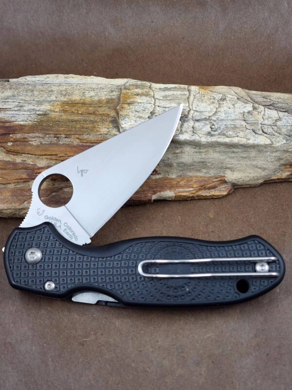 Spyderco C223PBK Para 3 FM LT 1515 knives for sale