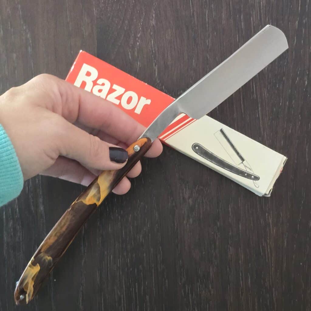 Vintage Razor made in Pakistan, New Old Stock in Original Packaging knife for sale