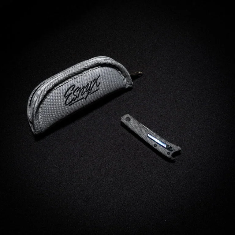 Esnyx BEER BUSTER JR. FRONT FLIPPER Damasteel Etched Finish, Black PVD Titanium, Black Micarta Handles