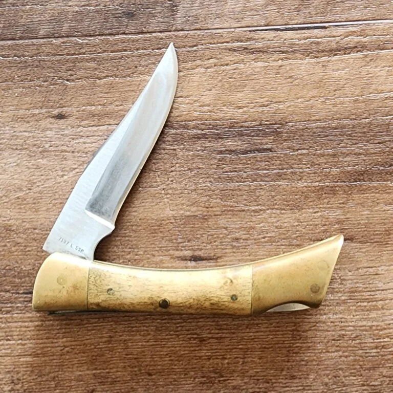 Case Knives USA Shark Tooth in Birdseye Maple 1977 (Factory Second) #7197 L SSP knives for sale
