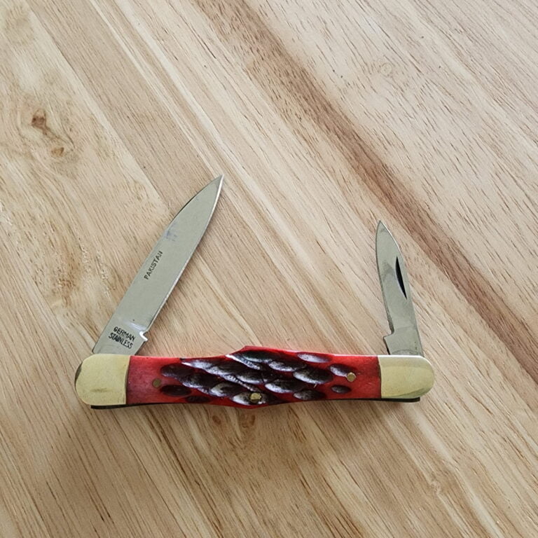 Whitetail Cutlery by Frost Cutlery Red Jigged Bone Country Whittler knives for sale