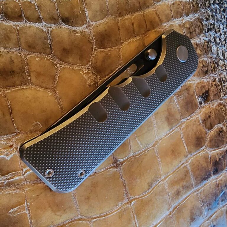 AM8 Elgar Liner Lock in S90V with Thumb Stud and Textured Scales used knives for sale