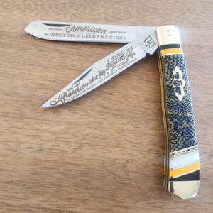 Kissing Crane Trapper knives for sale