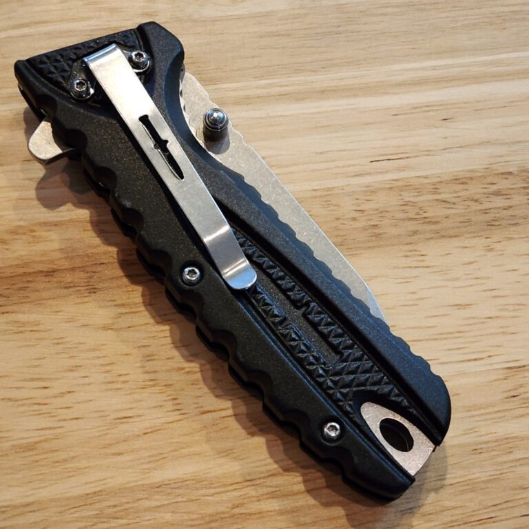 Camillus Flipper Liner Lock Gently Used knives for sale