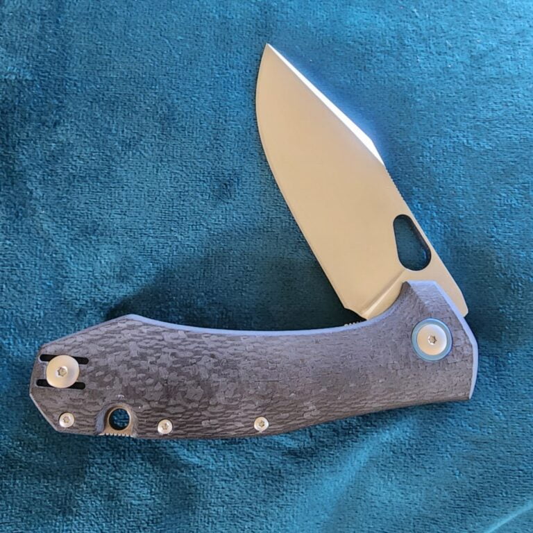 Giant Mouse ACE Carbon Fiber Grand Discounted "Rescue Mouse" knives for sale