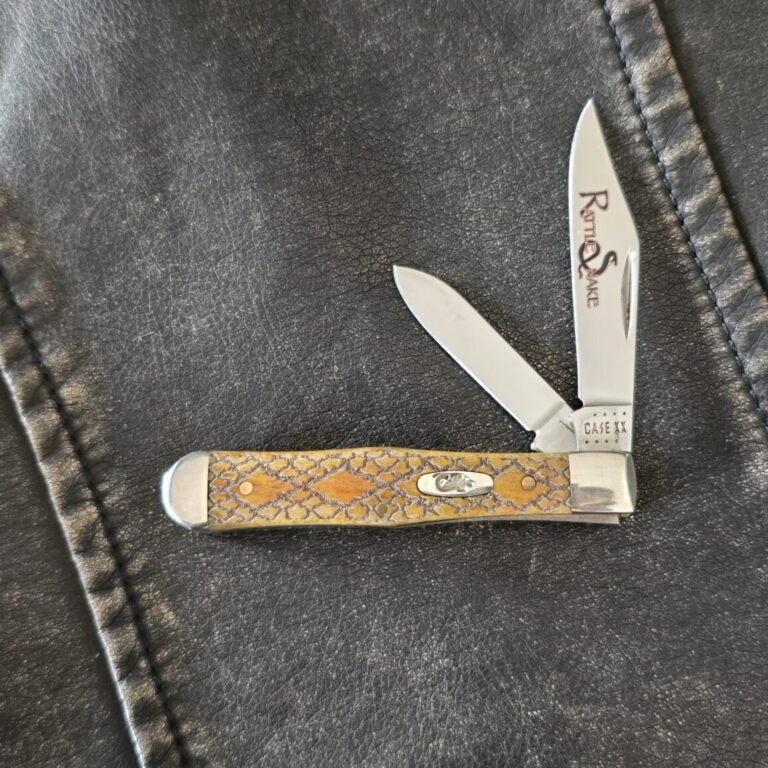 Case XX USA 6225 1/2 Small Swell Center "Rattle Snake"