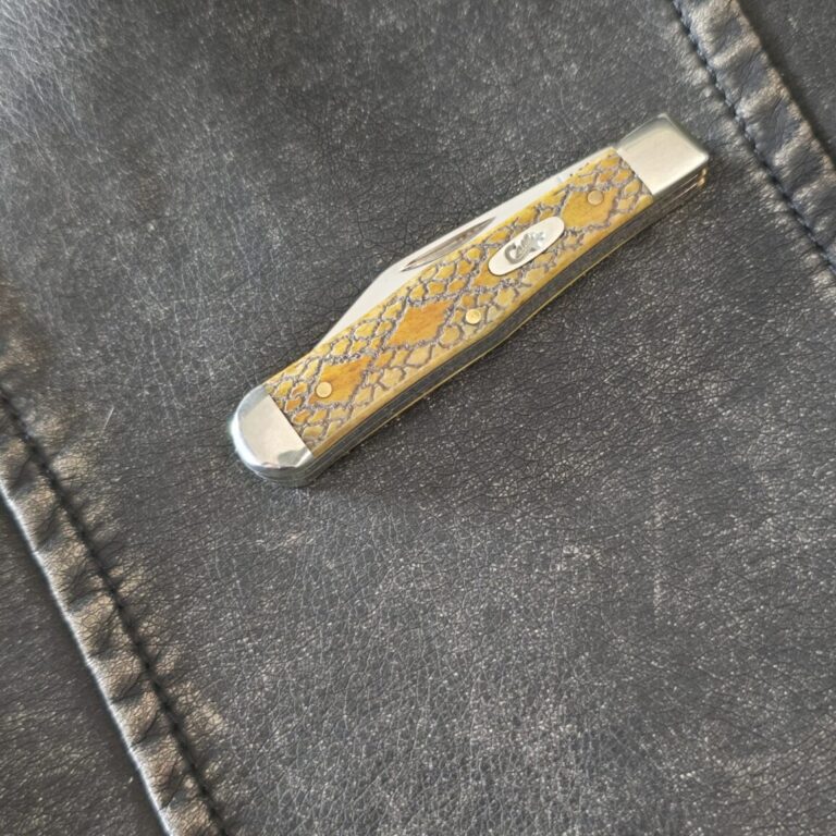 Case XX USA 6225 1/2 Small Swell Center "Rattle Snake"