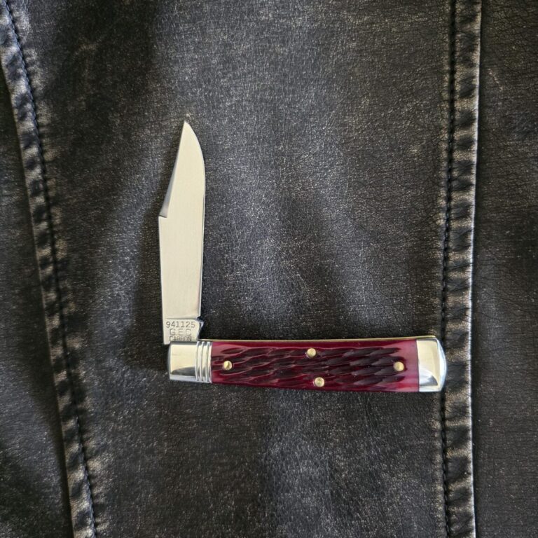 Great Eastern Cutlery #941125 Black Plumb Jigged Bone