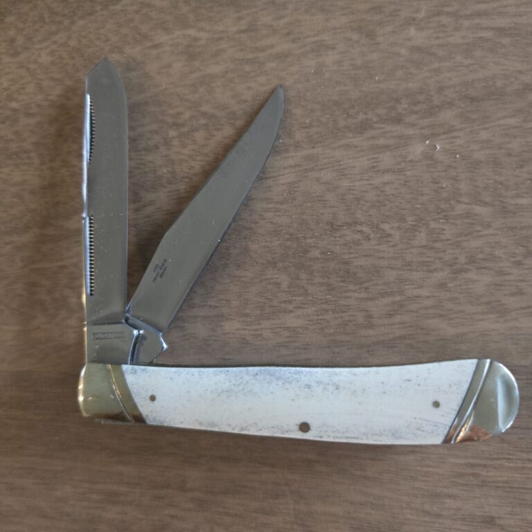 Rough Rider Trapper in White Jigged Bone Patriotic Eagle