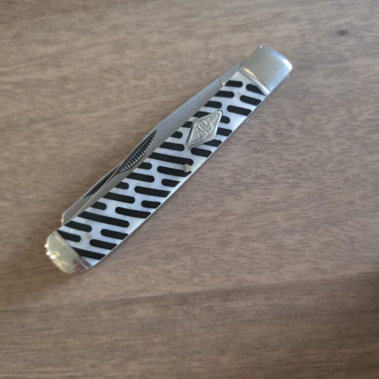 Rough Rider Trapper in White Synthetic