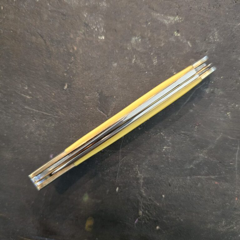 Queen Large Toothpick /Fish Knife in Yellow Synthetic
