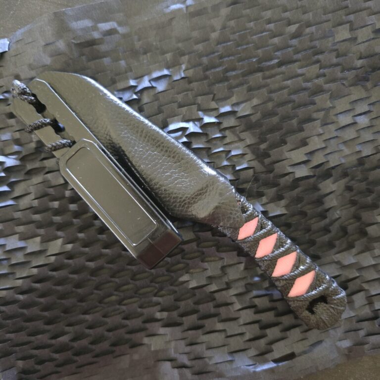 Revenant Corps G10 Great Tailed Grackle with Sheath, Black on Pink