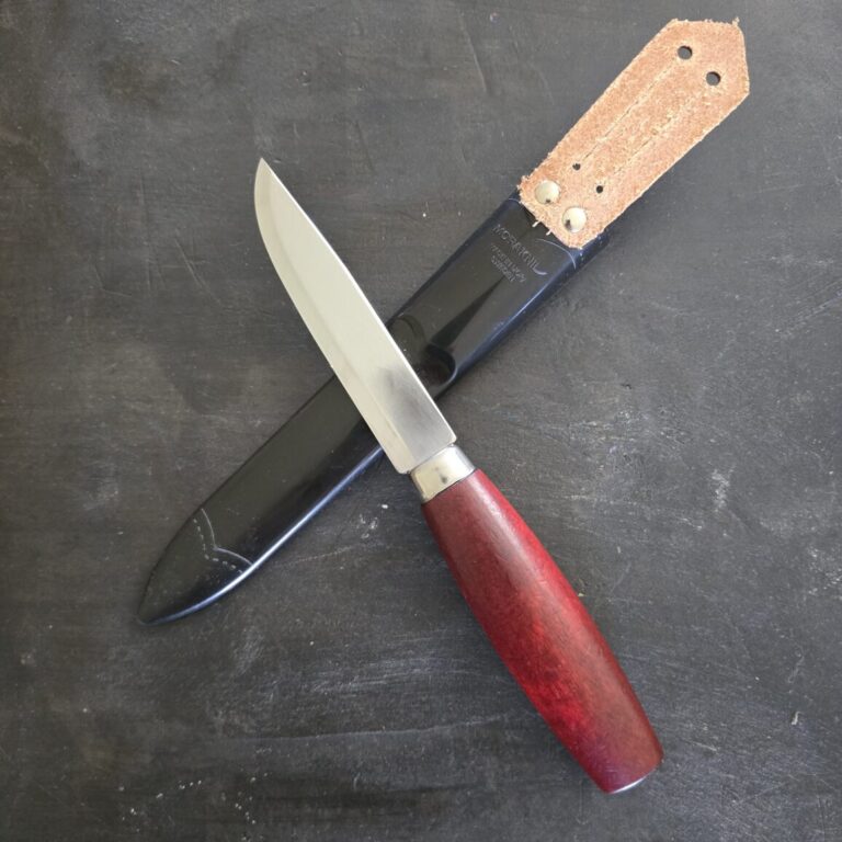 Mora Kniv Classic #2 Swedish Knife in Birch Wood and Carbon Steel