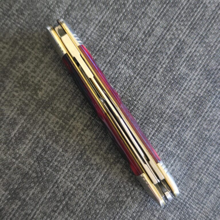 Great Eastern Cutlery # 331313 W Blood Red Jigged Bone SN13