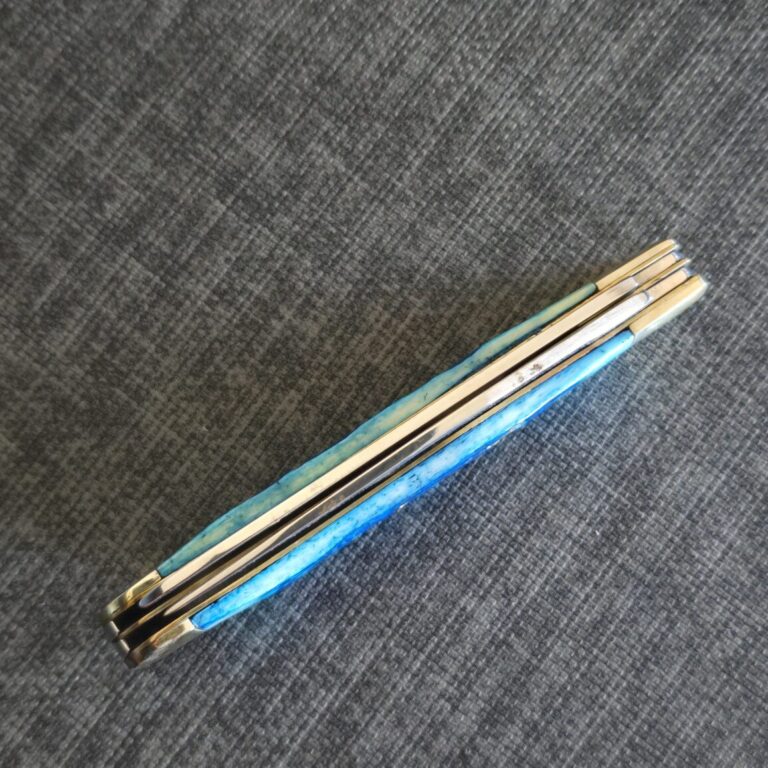 Frost Cutlery Trapper in Blue Jigged Bone