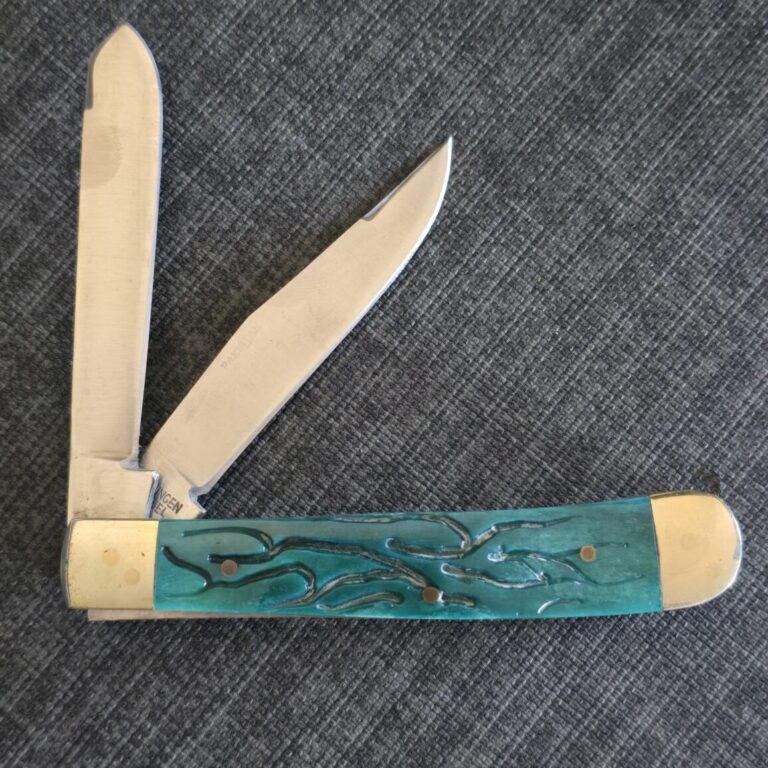 Frost Cutlery Trapper in Blue Jigged Bone