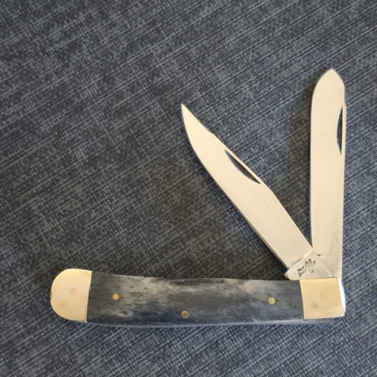 Frost Cutlery Trapper in Blue Bone