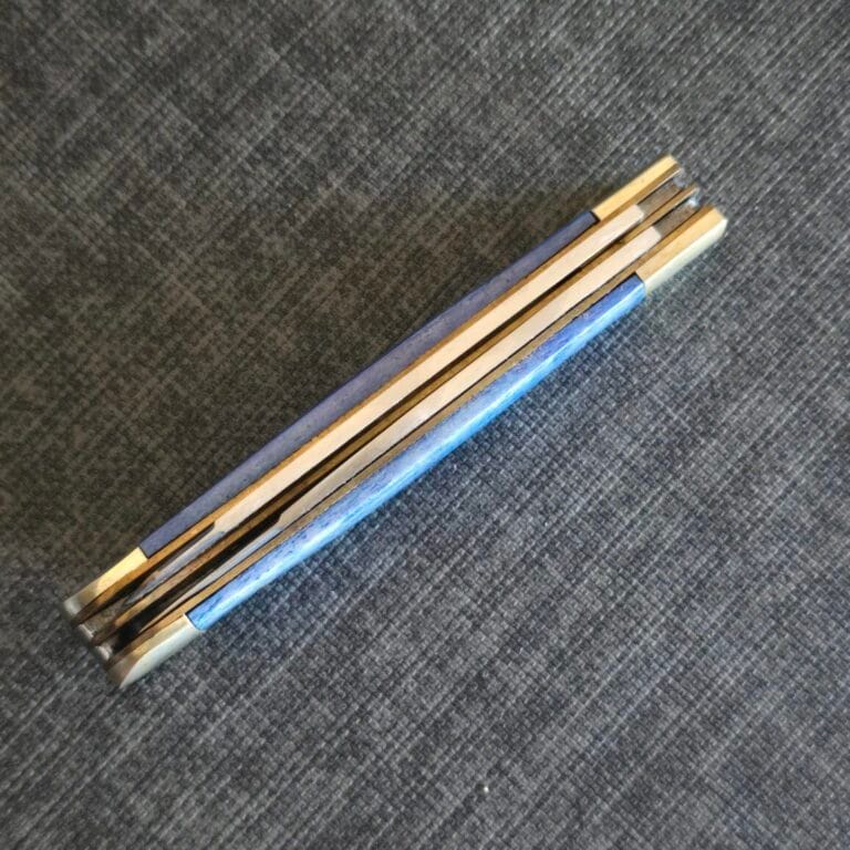 Frost Cutlery Trapper in Blue Bone