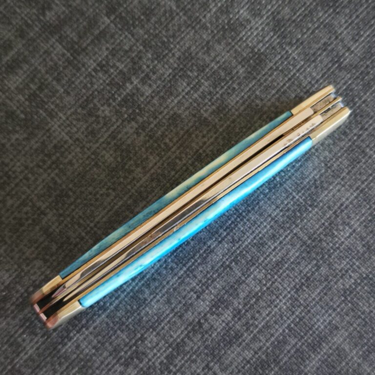 Frost Cutlery Trapper in Blue Bone