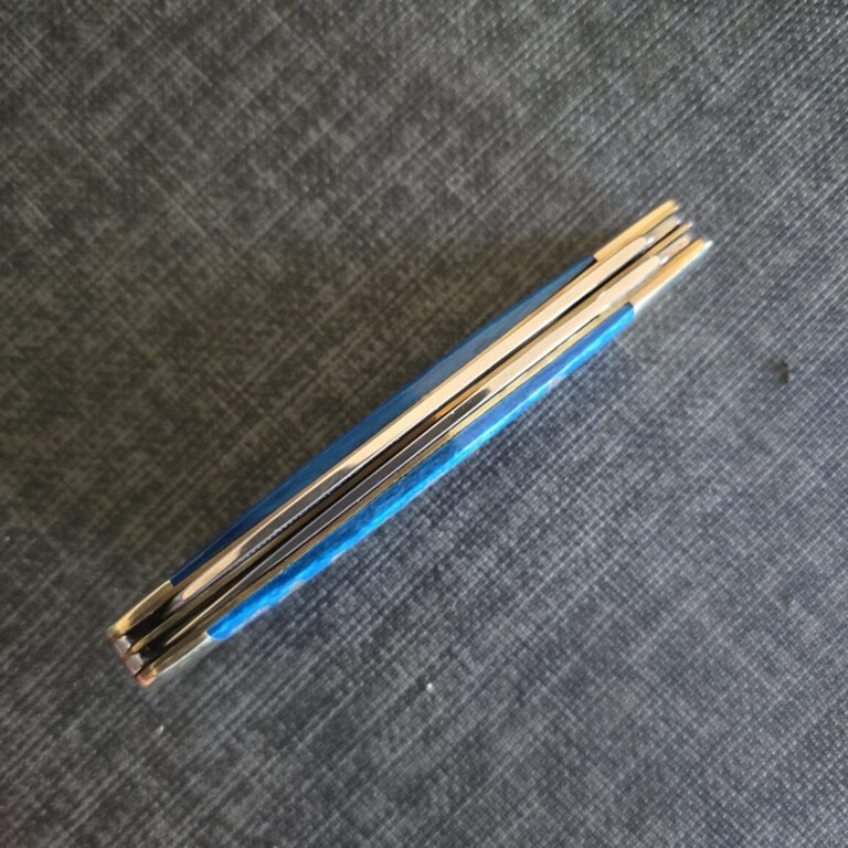 Frost Cutlery Trapper in Blue Bone