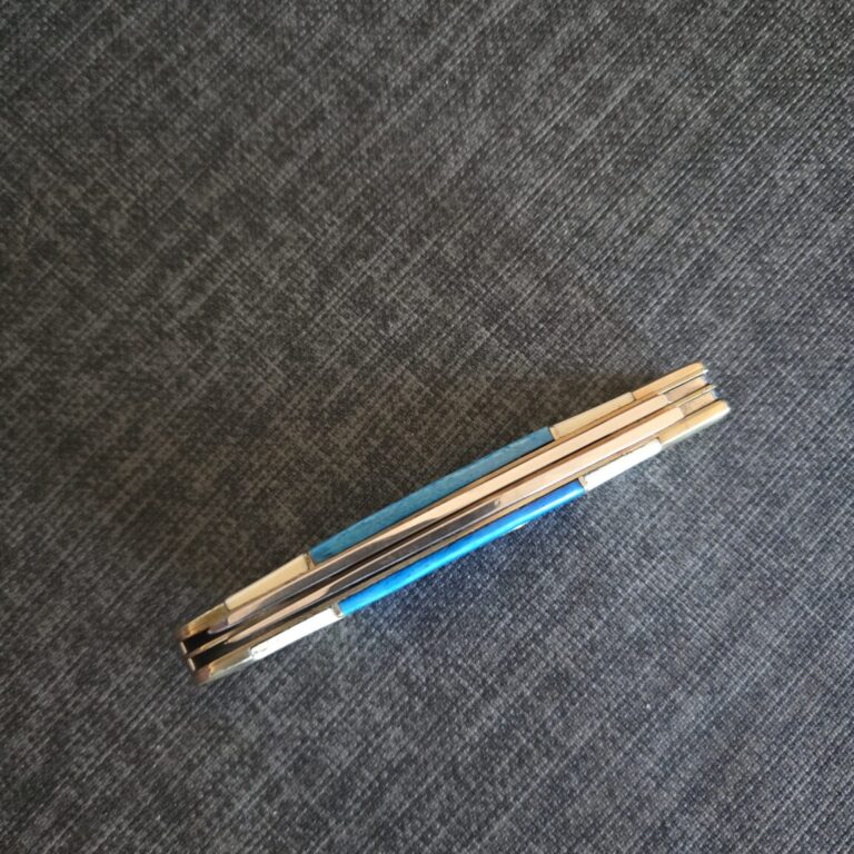 Frost Cutlery Trapper in Blue Bone