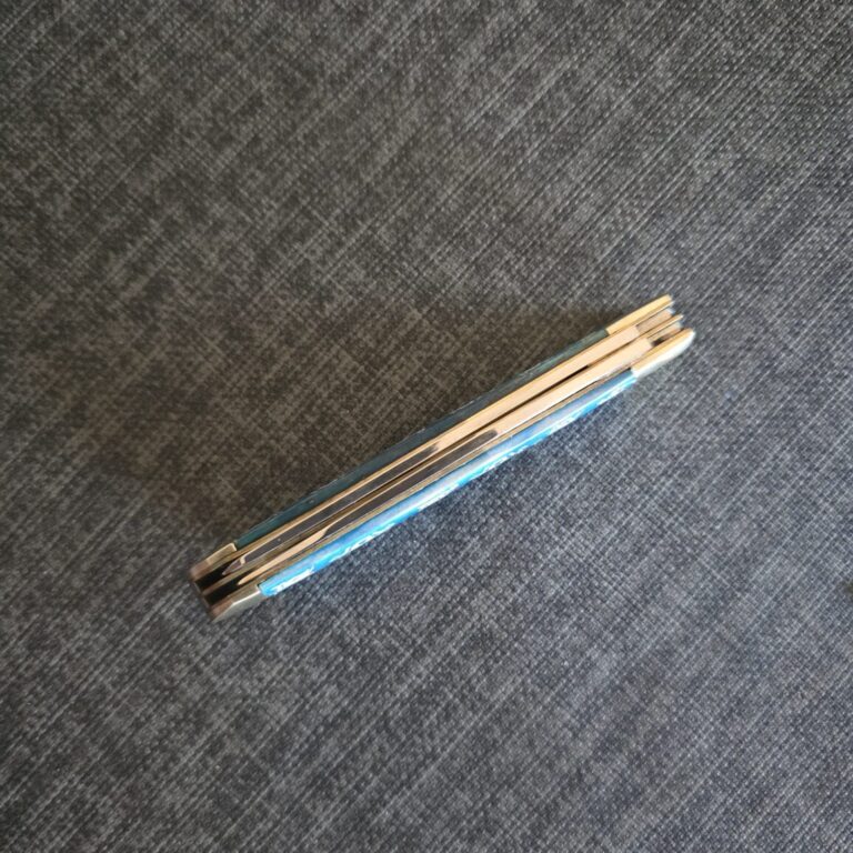 Frost Cutlery Trapper in Blue Bone
