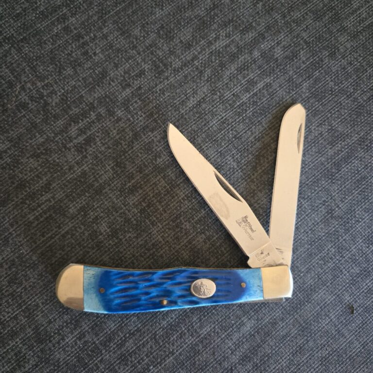 Frost Cutlery Trapper in Blue Bone