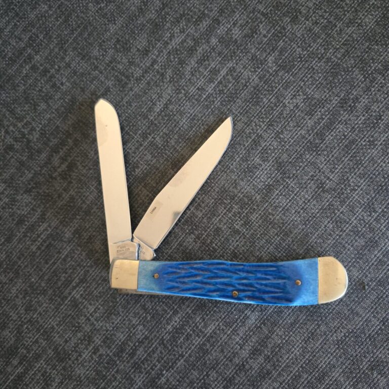 Frost Cutlery Trapper in Blue Bone