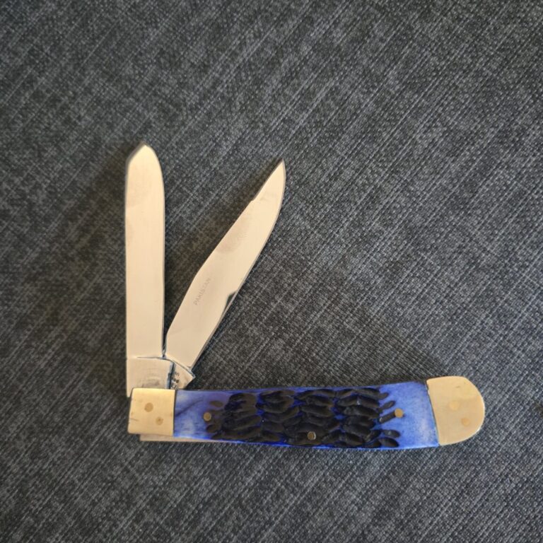 Frost Cutlery Trapper in Blue Bone