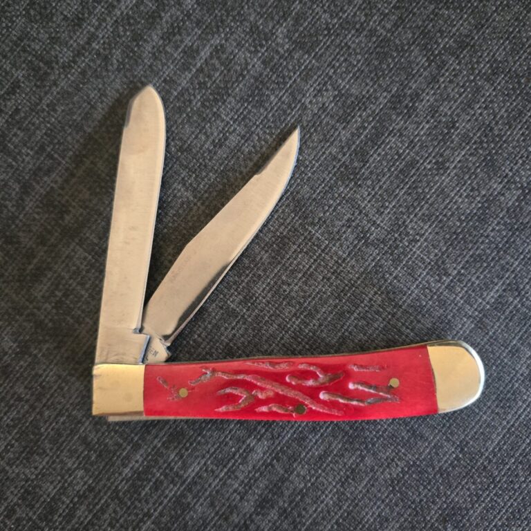 Frost Cutlery Trapper in Red Bone