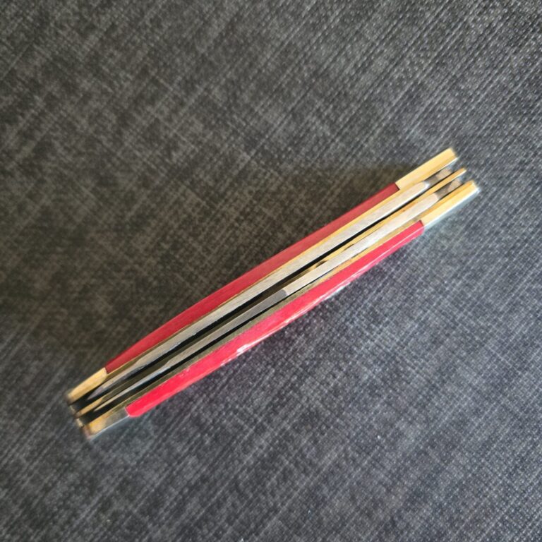Frost Cutlery Trapper in Red Bone