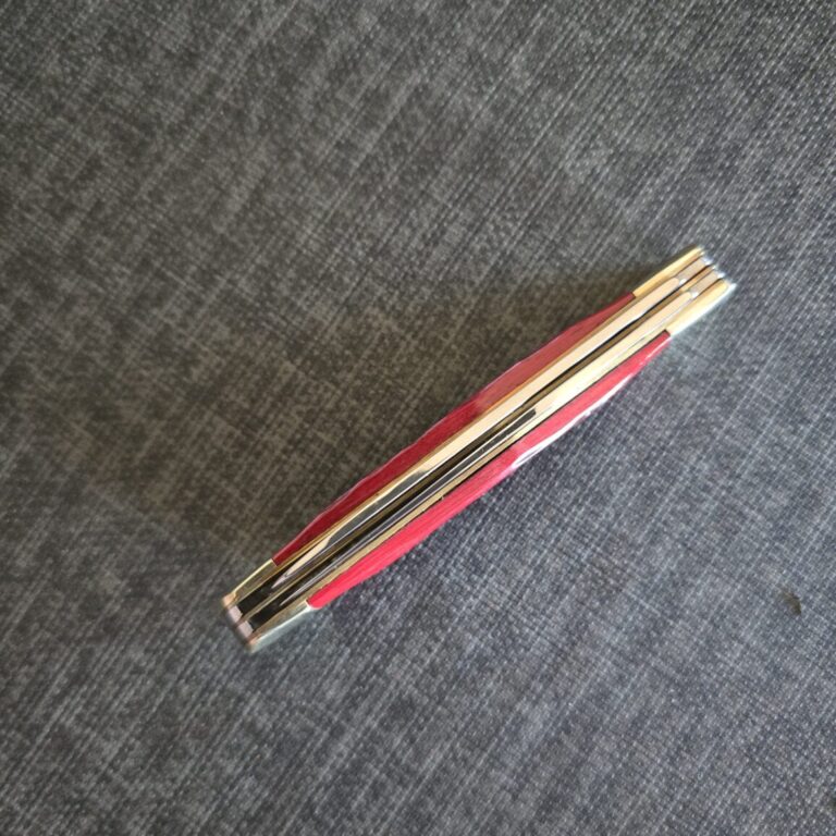 Frost Cutlery Trapper in Red Bone