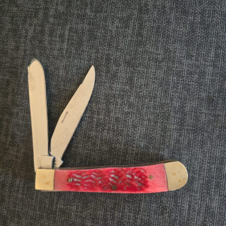 Frost Cutlery Trapper in Red Bone
