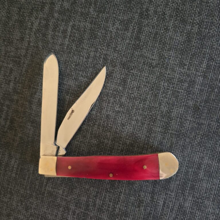 Frost Cutlery Trapper in Red Bone