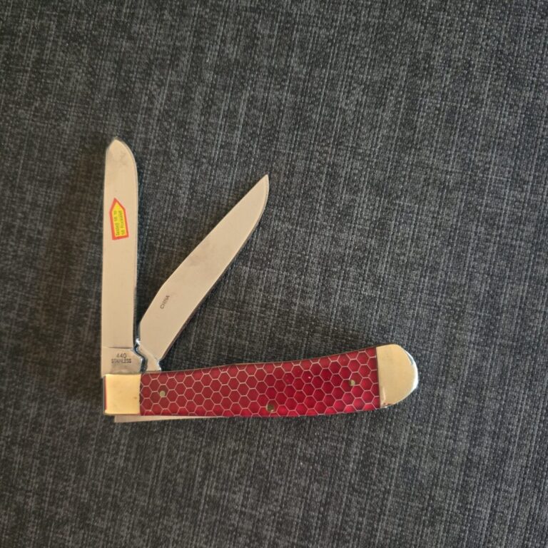 Frost Cutlery Trapper in Red Synthetic Christmas Knife