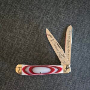 Frost Cutlery Trapper in Red Synthetic