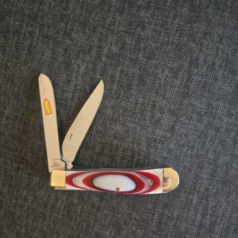 Frost Cutlery Trapper in Red Synthetic