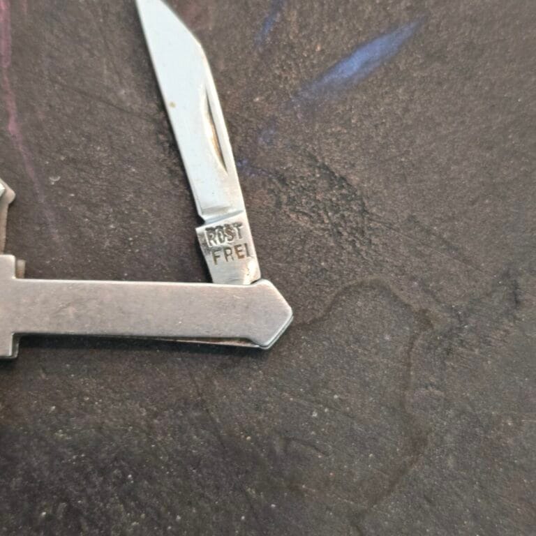 Rostfrei German Cross Necklace Knife