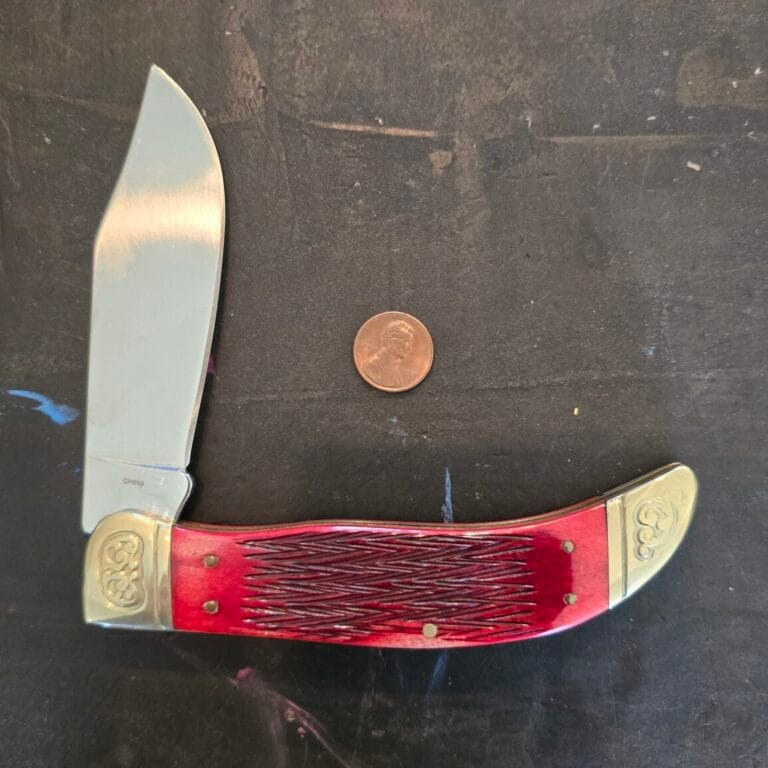 Ridge Runner Jumbo folding Knife in Red Jigged Bone