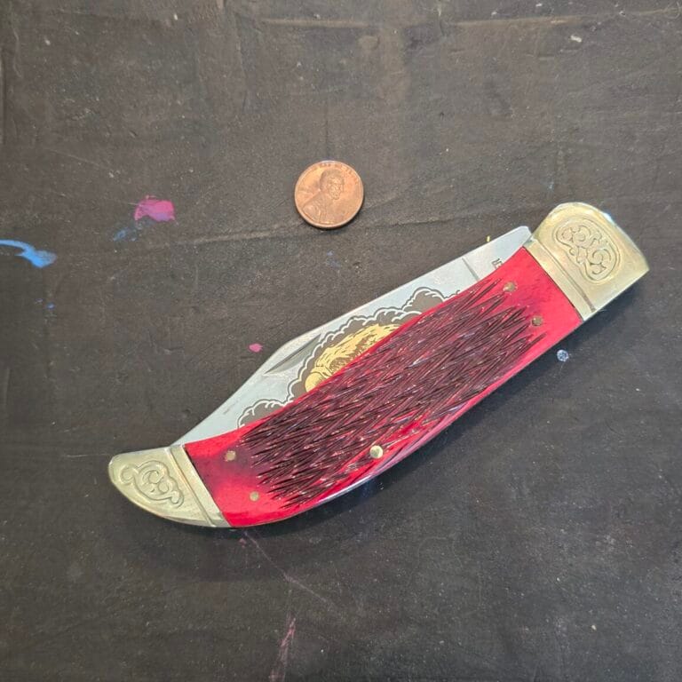 Ridge Runner Jumbo folding Knife in Red Jigged Bone
