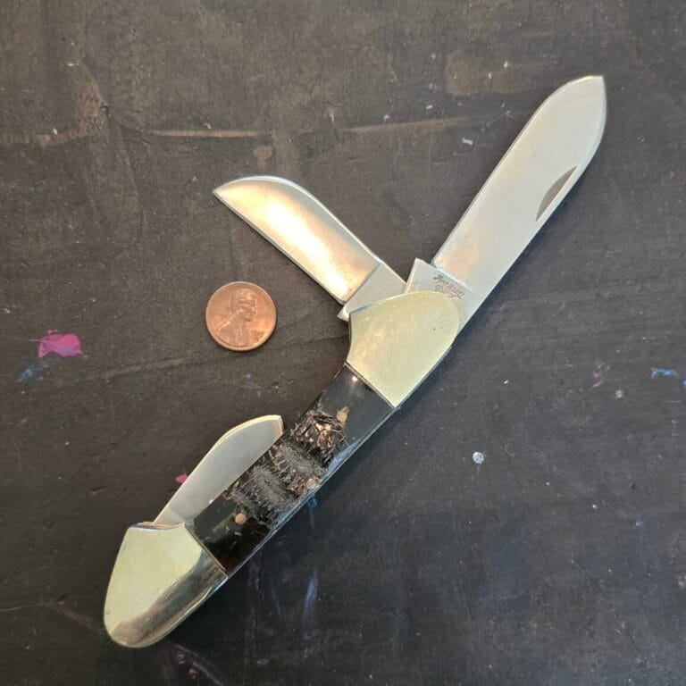 Frost Cutlery Jumbo Folding Knife in Ram Horn