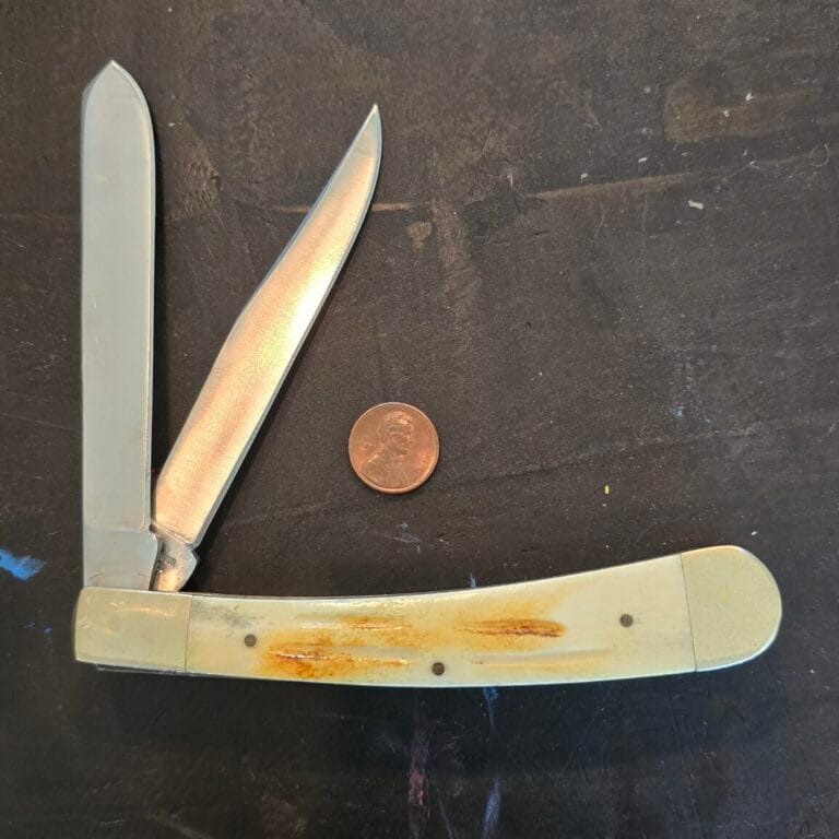 Frost Cutlery Jumbo Folding Knife in Brown Jigged Bone