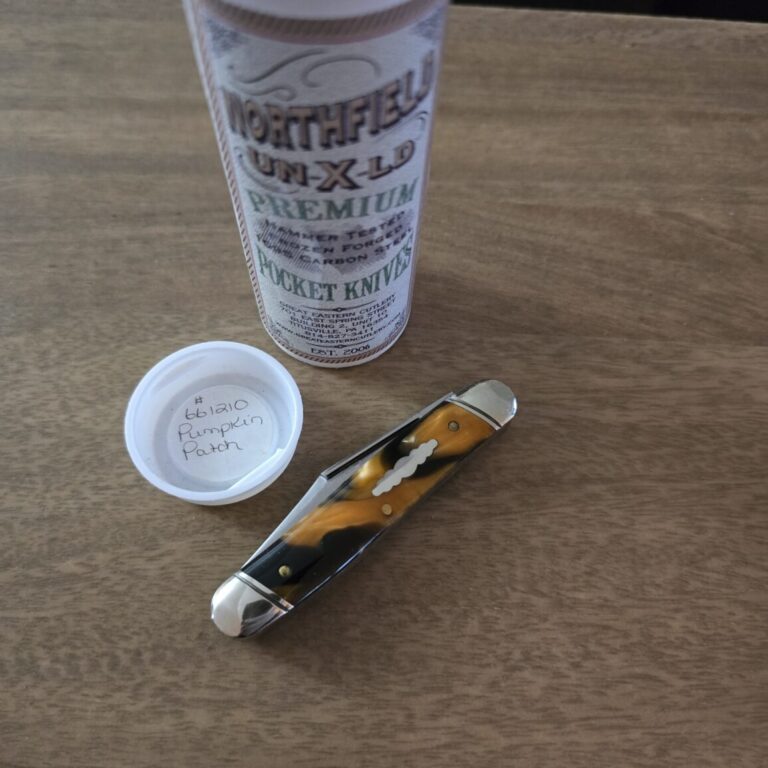 Great Eastern Cutlery #661210 Pumpkin Patch Acrylic 1 of 48 pcs. no serial numbers (see pictures for age related patina)