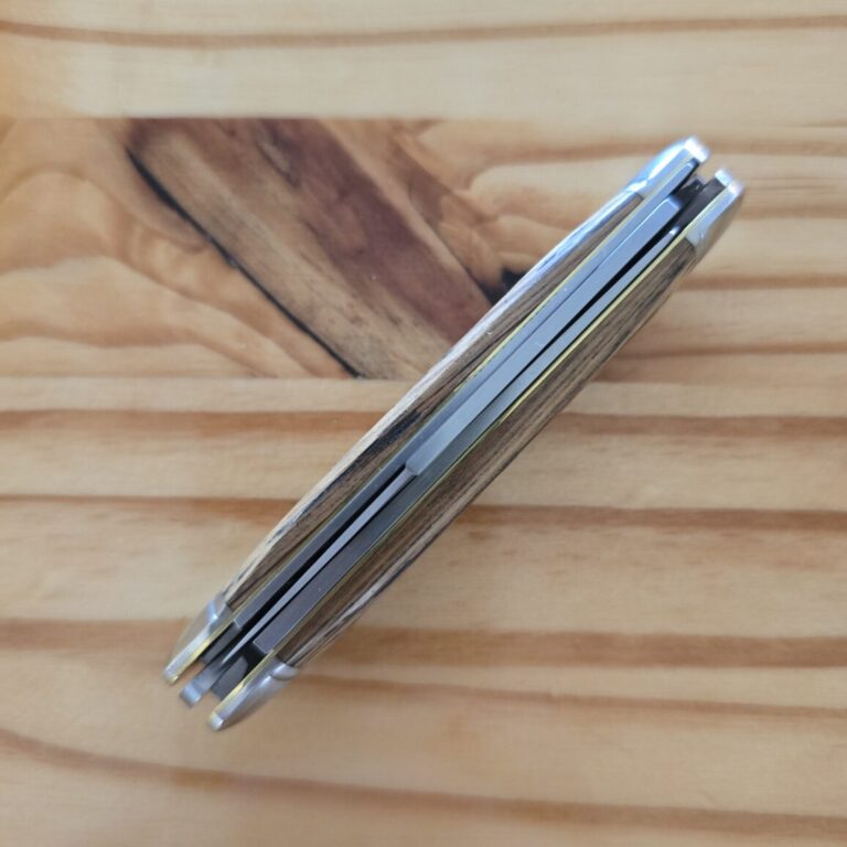 Great Eastern Cutlery #351325 Distressed Whiskey Barrel Oak
