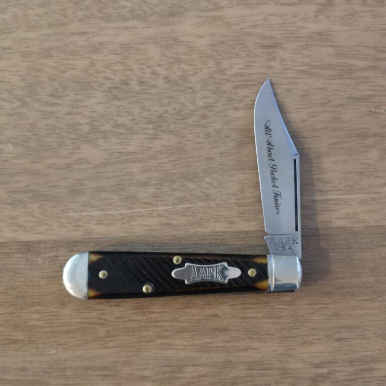 Great Eastern Cutlery #141118 Antique Yellow Saw Cut Bone