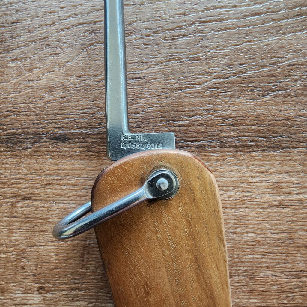 WWII Luftwaffe Paratrooper Gravity Knife. Hight quality reproduction, this version made to come apart. – gallery image 5