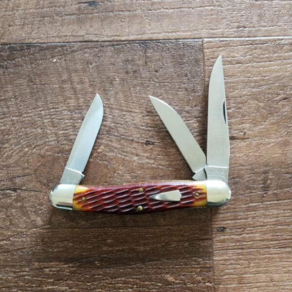 Great Eastern Cutlery # 828318 Copperhead Jigged Bone – gallery image 1